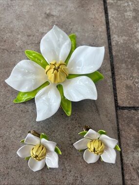Vintage White & Green Flower Brooch with Matching Clip Earrings